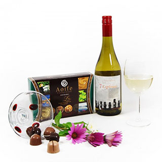 Simply Bliss Wine Hamper image